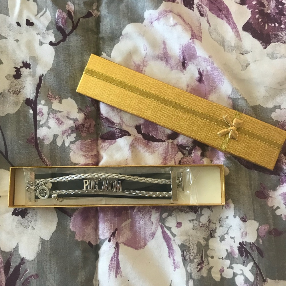 “Pug Mom” bracelet